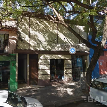 Casa y local en el centro de Salto 