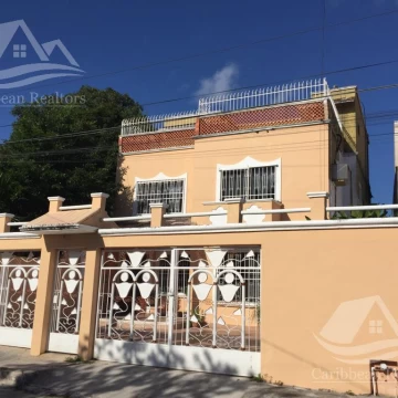 Casa en venta en Cancún sm 44 JSO2053