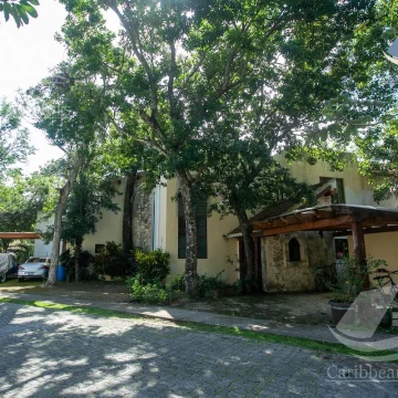 Casa en Venta en Playacar Playa del Carmen RFZ3911