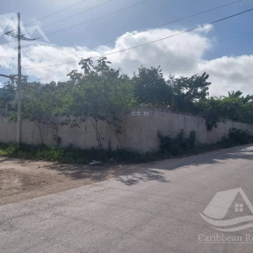 Terreno en venta en  Cancún Colegios
