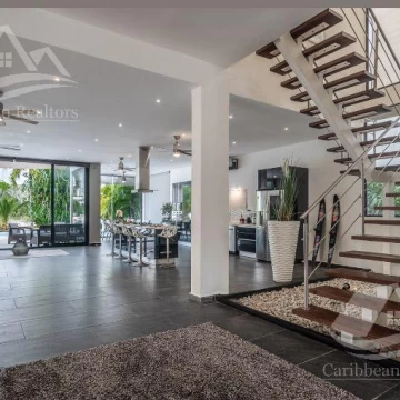Tu proximo hogar en una comunidad selecta en la Riviera Maya Puerto Aventuras Residencia en venta con muelle  b-alrz6795