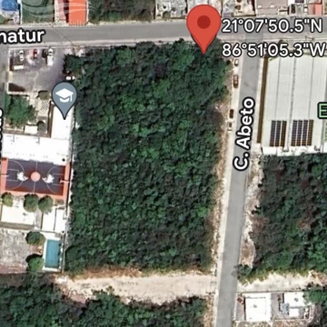Terreno en Renta Cancún   Esquina sobre Av. Fonatur