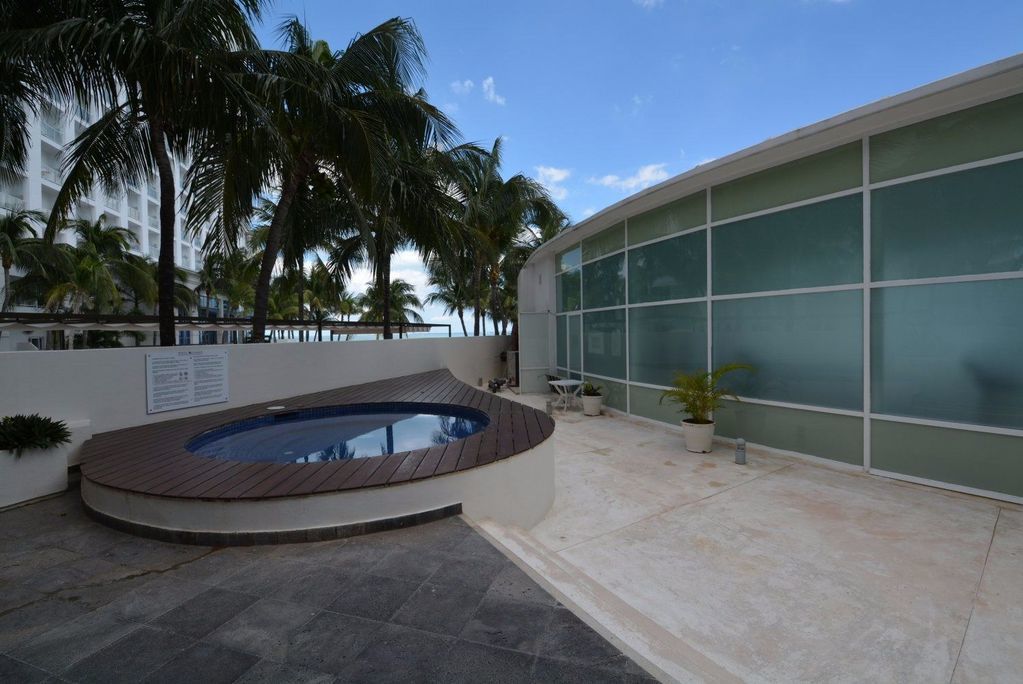 Jacuzzi