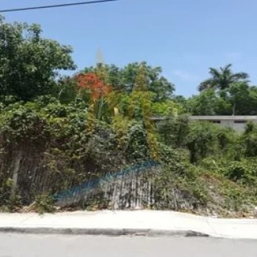 Terreno con uso mixto en Tulum zona centro EN VENTA