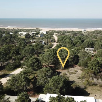 Terreno en Arenas de José Ignacio a 300 mts de la playa .