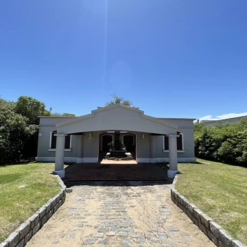 Hermosa casa en el pueblo de José Ignacio