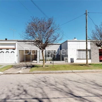 Casa  en Venta o Permuta , Moreno