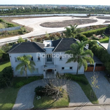 Casa  en Venta en Barrio Cerrado Barbarita Tigre