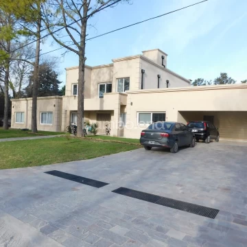 Casa Chalet  en Venta en San Diego, Francisco Álvarez, Moreno