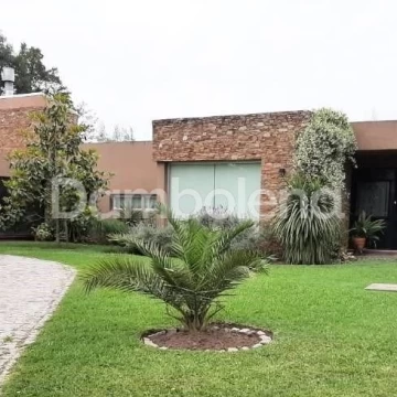 Casa  en Venta, El Casco de Alvarez, Moreno