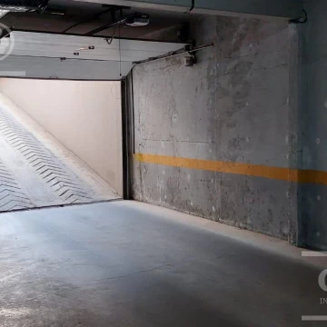 COCHERA EN VENTA EN QUILMES, SUB SUELO CON SEGURIDAD 24 HORAS!!
