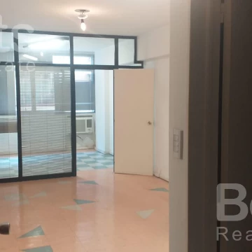 Excelente oficina comercial en la zona de Tribunales