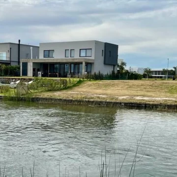 Lote en venta en Marinas Puertos del Lago