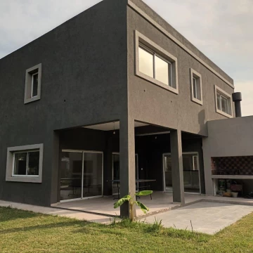 Casa de cuatro ambientes  en pilar