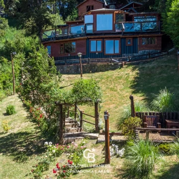 Oportunidad casa en venta con acceso a costa de lago Villa Campanario Bariloche