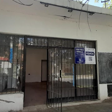 Local y Terreno en venta sobre calle Vintter , a 300mts de Ruta 22.