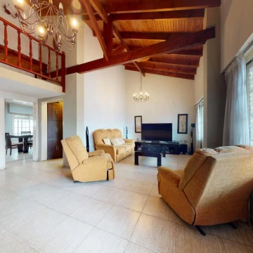 Casa en venta de tres dormitorios en La Plata