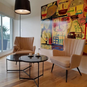 Av. Libertad y San Juan.  Piso  3 dormitorios con Patio - Excepcional. Real categoría frente al Rio