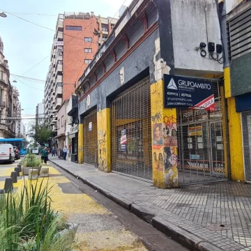 Alquiler Amplio Local Comercial. Pleno Centro de Rosario, San Martin y San Lorenzo.
