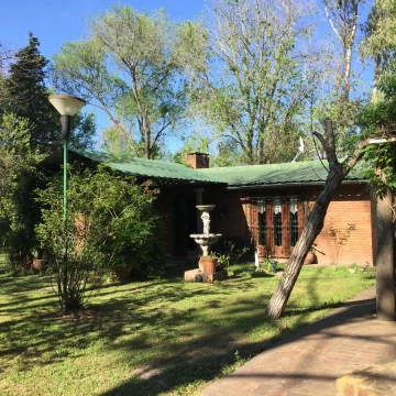 Venta Casa 2 dormitorios amplio jardin    Andino Santa Fe