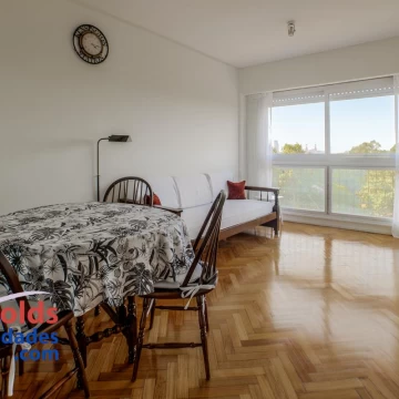 ¡Departamento de 2 ambientes, al frente,equipado y amoblado, con lavarropa,en Recoleta!