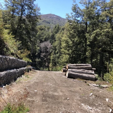 Semi vista al Lago - Terreno en Villa La Angostura