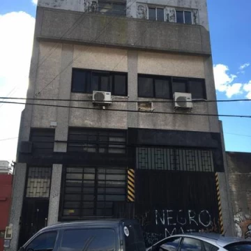 Establecimiento Industrial de 698 m2