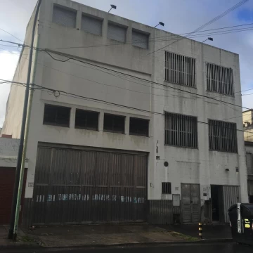 Depósito  de 1870 m2 en Mataderos