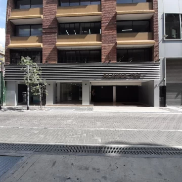 Oficina en venta - 700 m2 - Centro INCLUYE 13 COCHERAS FIJAS