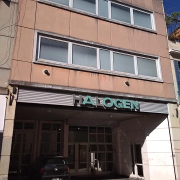 RETASADO Gran local en San Telmo 2000 m2   900 m2 de Terraza. EEUU y Defensa.