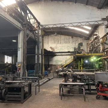 Excelente establecimiento Industrial de 785 m2 s/ una superficie de 506.20 m2