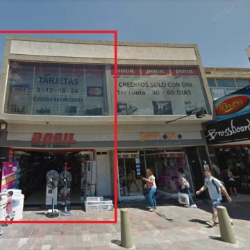 VENTA! LOCAL EN PEATONAL MONTEAGUDO 300 m2