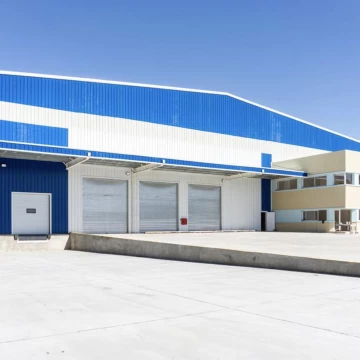 importante deposito de 12000 m2 a tan solo 100 mts de Panamericana, Garin
