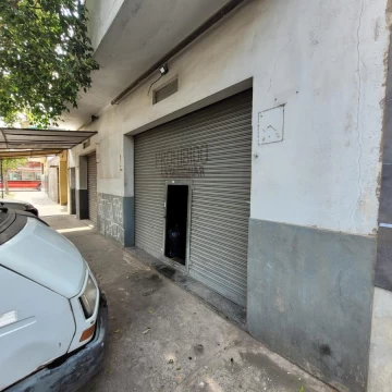 VENTA DE DEPOSITO DE 190 METROS EN CASEROS