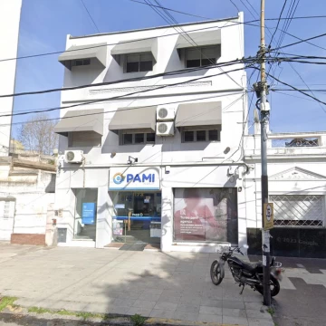 Gran Edificio Comercial en Lanús Este - a metros de Av. Hipolito Yrigoyen