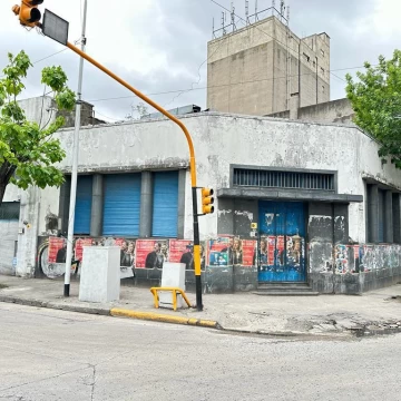 Excelente ubicación - Local/lote para desarrollo. Centro Avellaneda.
