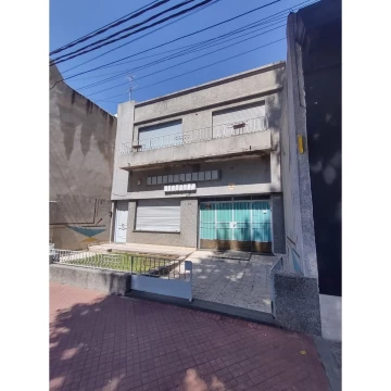 Viví y emprendé en esta propiedad única sobre Bv Rondeau