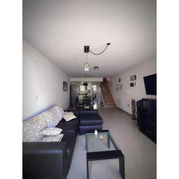 Venta Casa 2 dormitorios con patio - Las Delicias, Rosario
