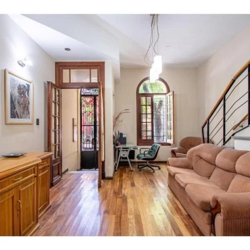 Venta Casa 3 dormitorios con cochera, patio y quincho en Zona Río - Centro, Rosario