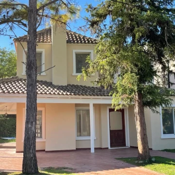Casa en venta en Country Banco Provincia Francisco Álvarez