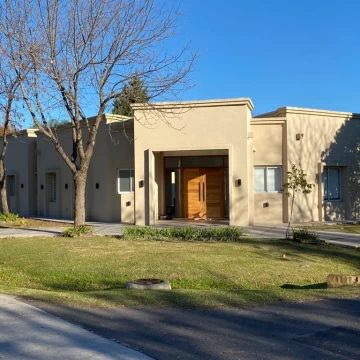 Casa en venta en Barrio Cerrado Santa Ana Moreno