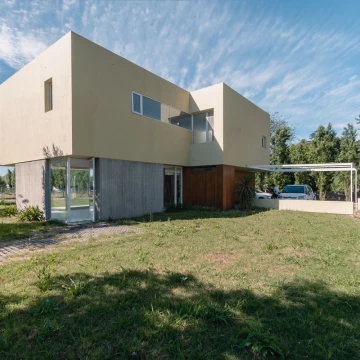 CASA EN VENTA EN BARRIO CERRADO LAGOON PILAR.