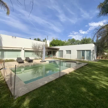 El Talar 2100 - Casa De 2 Dormitorios Con Pileta Y Terreno De 900 M2 En Venta - Garita 4, Funes