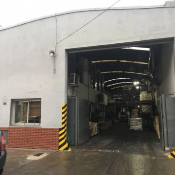 Excelente Deposito de 375m2 - Banfield