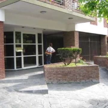 Mariano Moreno 800