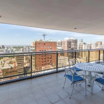 PISO ALTO - 5 DORMITORIOS - BALCON TERRAZA- TORRE