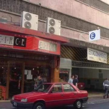 Venta Edificio Comercial - Actualmente de Cocheras - 120 cocheras fijas -