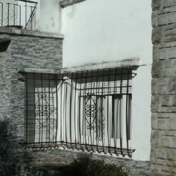 Av. Vedia 300