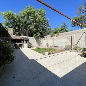 Casa con terreno libre  - Triangulo