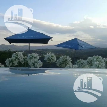 Complejo de 3 cabañas y casa de 3 hab.